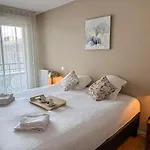 Résidence Services Seniors Les Boréales Aparthotel 4*