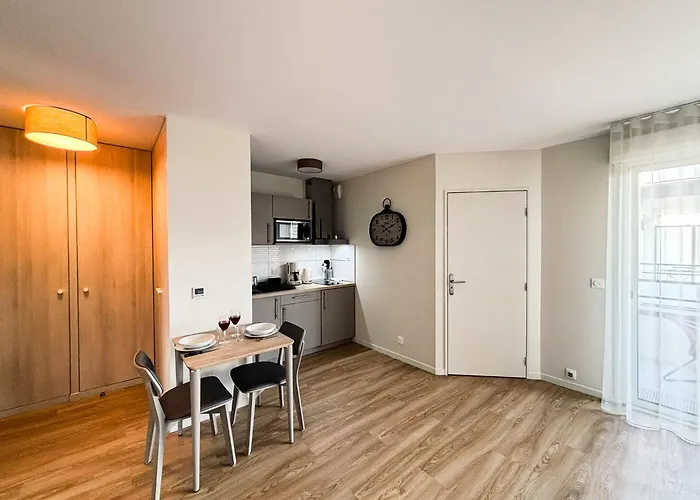 Résidence Services Seniors Les Boréales Appart hôtel